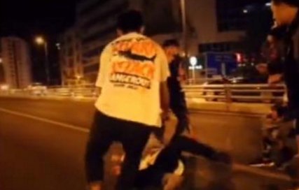 未成年持械拍网红违法了吗?