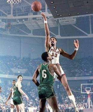 张伯伦是如何打出超强的个人数据的?