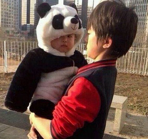 易烊千玺八卦,他的家庭背景如何?