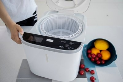 买了个臭氧原理的洗菜机,清洗肉类,出了很多泡沫。据说是属于抗生素反应物。到底是不是真有用?