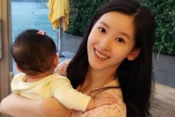 剑桥偶遇章泽天,难道章泽天去剑桥大学读书了吗?