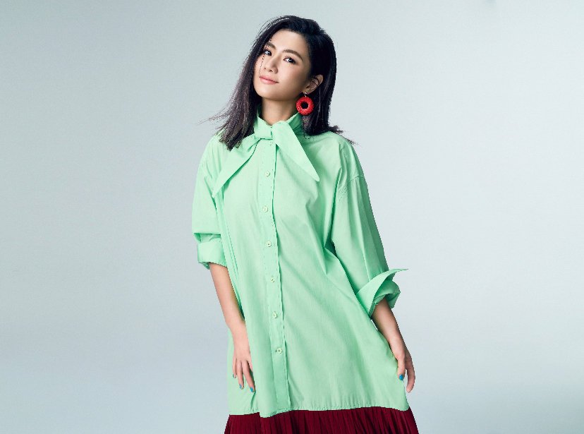 从曾经的SHE颜值担当到惨遭火灾毁容离婚,任家萱都经历了什么?