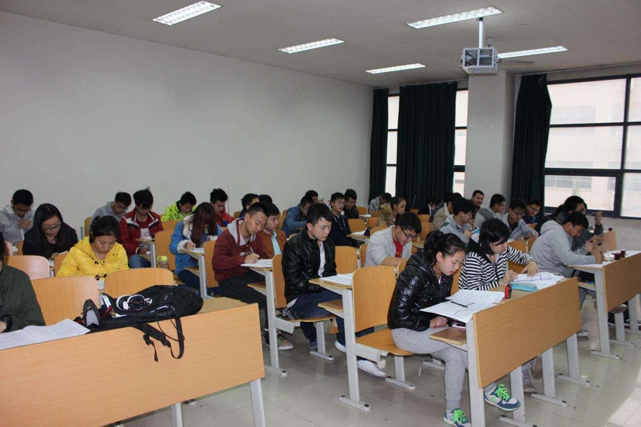 大学英语六级考试中的听力平时该怎么练习？一天练多长时间合适？