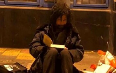 “流浪大师”的真实身份基本确认。他为什么能在短短几天就能红遍大江南北呢？