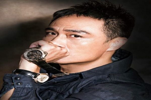 为何吴镇宇片场发怒摔杯子?