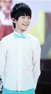 易烊千玺八卦,他的家庭背景如何?