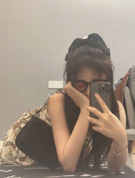 虞书欣号称横店千颂伊，这名号可不是假的，她的衣品到底怎么样呢？