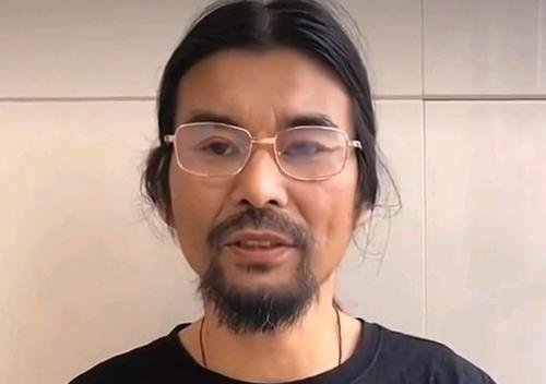 网红面筋哥确诊肺癌晚期,他的四个儿子该怎么办?