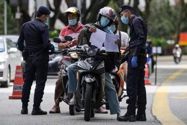 马来西亚全国进入紧急状态,是什么原因导致的?