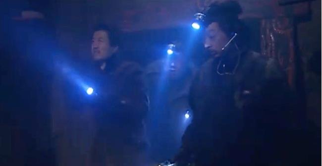 桌子上有葡萄酒,古墓现保存千余年的饭菜是怎样的?