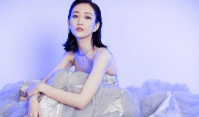 王鸥带小5岁男友现身亲妹婚礼,王鸥在老家的样子有多朴素?