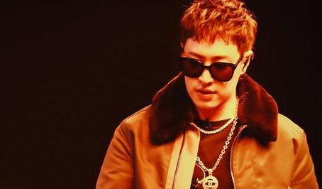 潘玮柏成为青春有你3导师,为何一直戴着墨镜?