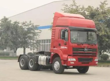 黑龙江七台河发生重大交通事故,事故的责任该由谁来承担?