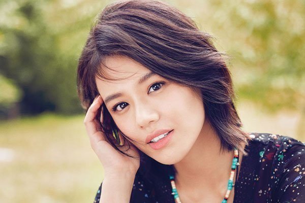 33岁马思纯生图曝光，瘦出尖下巴衣服宽大，她的身体状况如何？