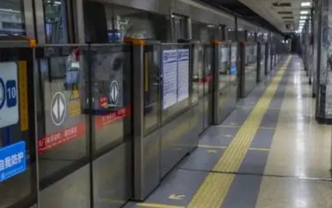 北京地铁站内男子向女乘客小便被拘，其行为有多恶劣？