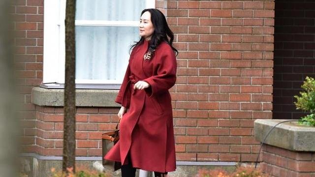 孟晚舟穿一整套香奈儿现身,这颜色就意味着不会轻易被打败,对此你怎么看?