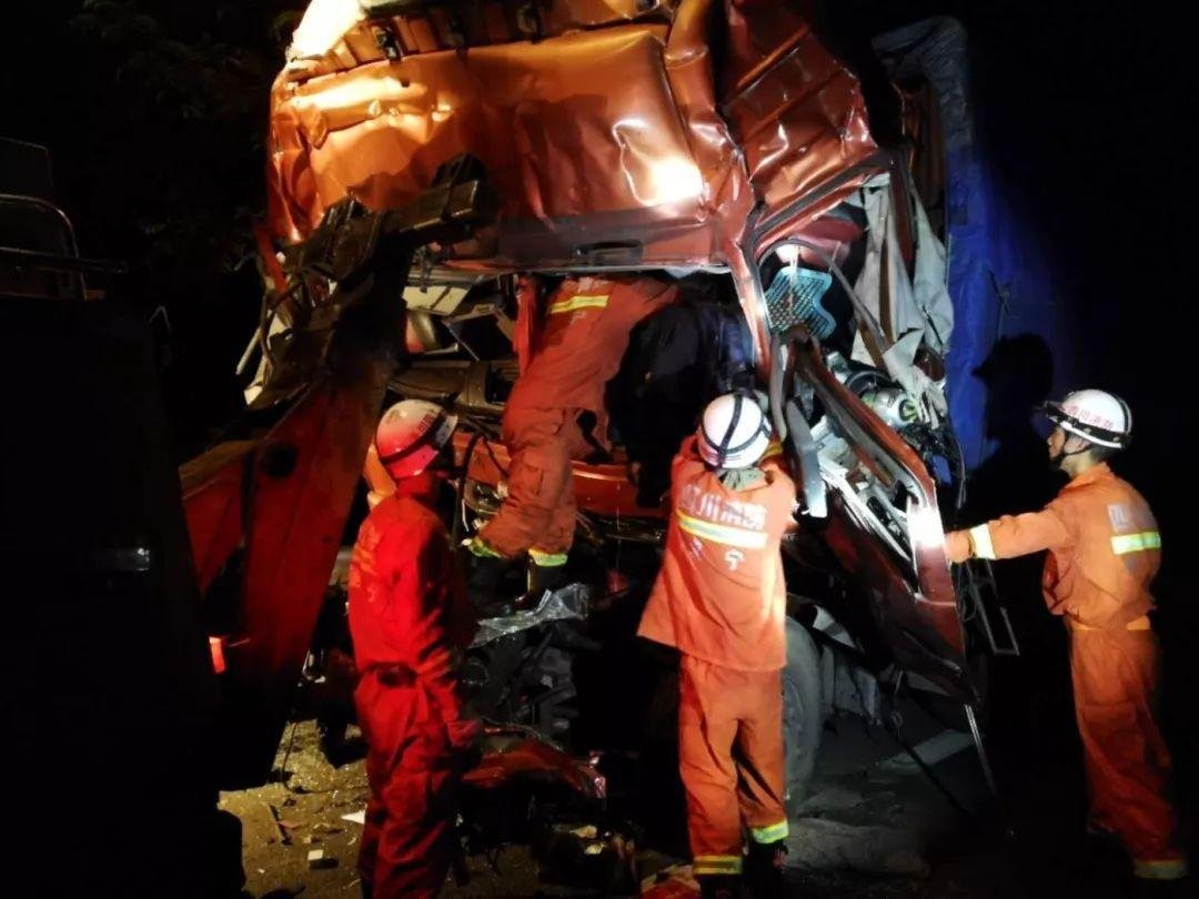 四川绵阳,一家五口赴寿宴后返家遇车祸,导致4死1伤,此起事故如何定责?