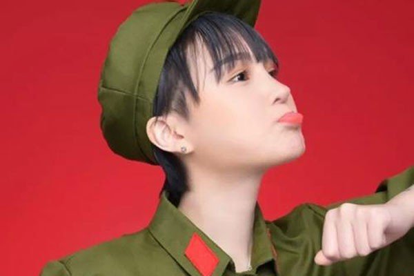 赵本山女儿赵一涵出席朋友生日会,十几个保镖保护,真的有必要吗?