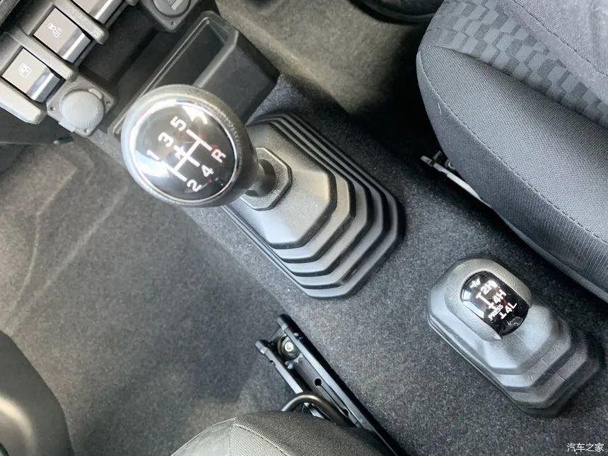 铃木吉姆尼皮卡版见过没?配置更低,售价更高