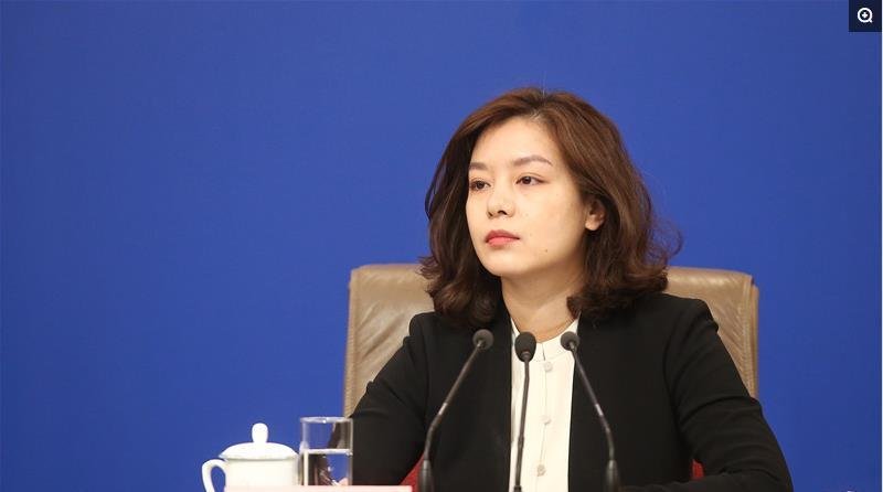 张京临场翻译高能时刻视频曝光,她是如何成为这么优秀的翻译者?