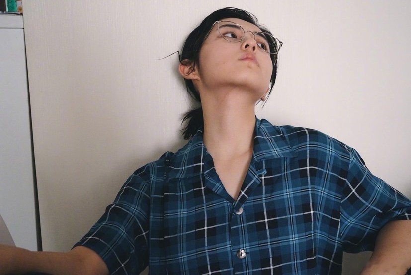 张子枫梁靖康吻戏曝光，女神们的银幕初吻都献给了哪些人？