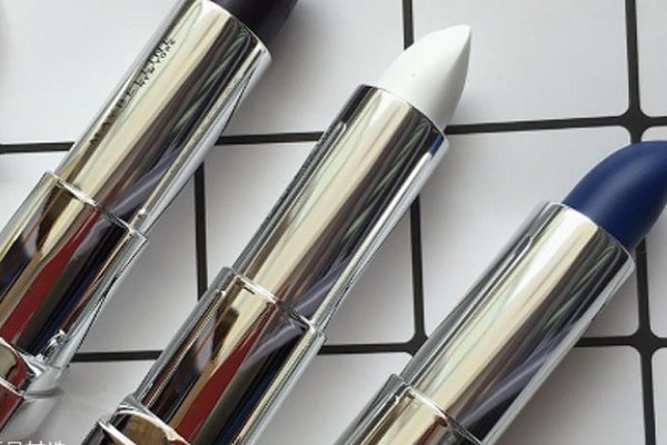 美宝莲口红档次很低吗?