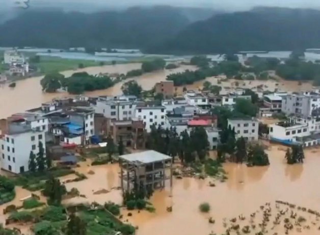 特大暴雨致江西赣县区多个乡镇受灾，这波暴雨会持续多久？