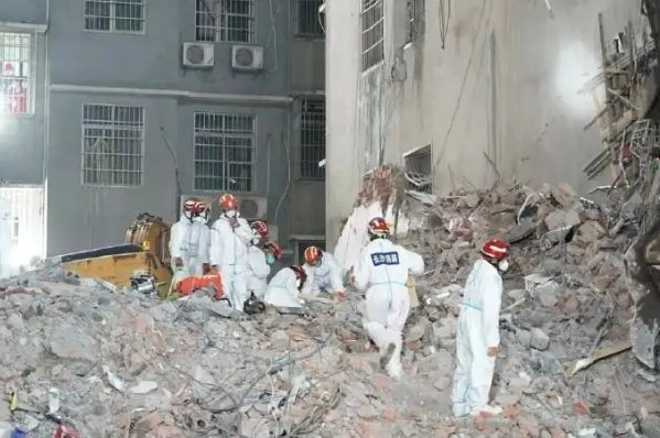 长沙医学院30余名学生遇难,学生送花悼念,如何才能避免此类事故发生?