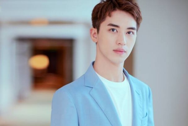 许魏洲晒结婚照,刘德华追的CP塌房了吗?