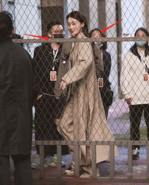 张小斐下班图太美了，这是你知道的那个“斐妈”吗？