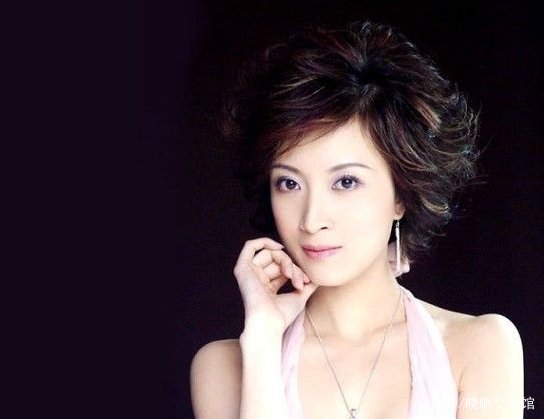 设计陷害吴启华，挤走袁立，博纳老板娘的上位手段让你想象不到，她是谁？