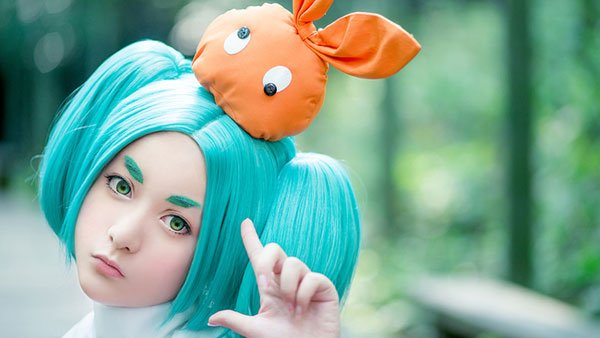 斧乃木余接的人际关系