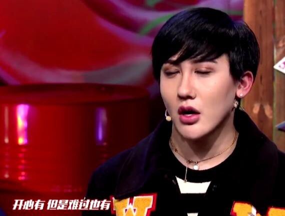 你怎样看待那些因为想当网红而做出各种博眼球行为的人?