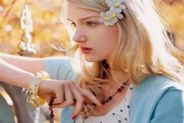 以娃娃脸著称超模丽丽·唐纳森，私下里脾气很暴躁？