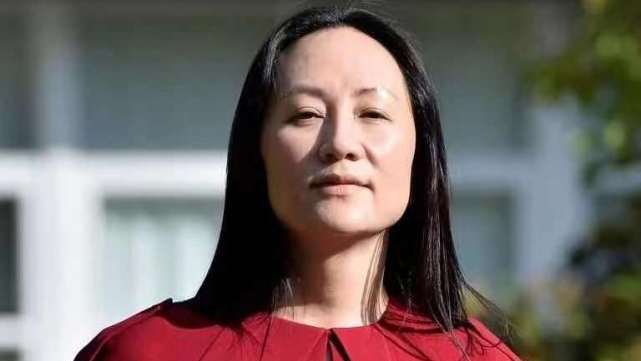 孟晚舟穿一整套香奈儿现身,这颜色就意味着不会轻易被打败,对此你怎么看?