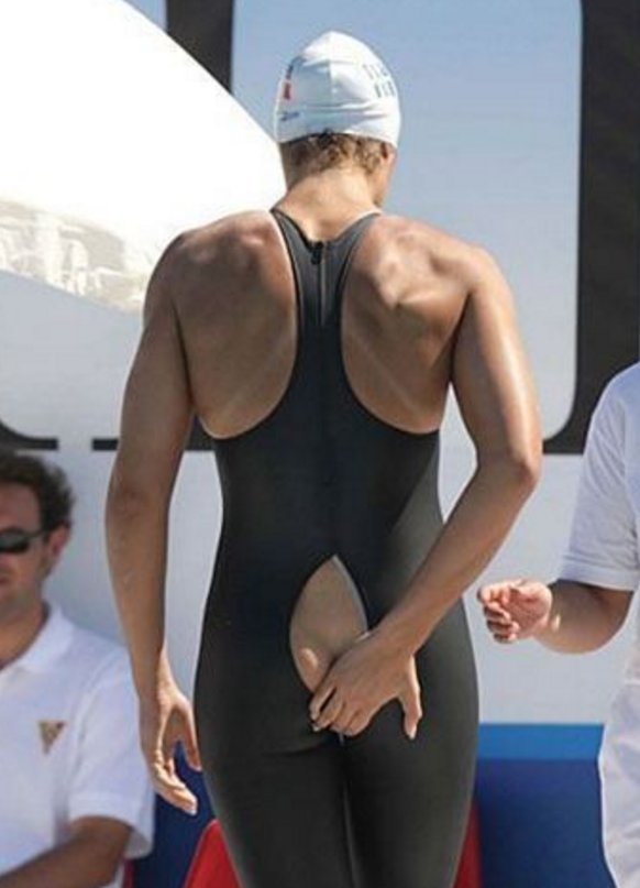 游泳运动员会遇到哪些尴尬的事情?