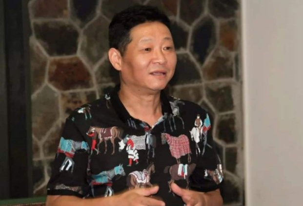 52岁的“三德子”赵亮成养鸡大户,他带领乡亲们做出了哪些贡献?