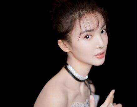 金莎带秤吃饭,同样姓金,为何金晨反应却笑翻众人?