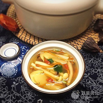 如何做美味的菌汤？