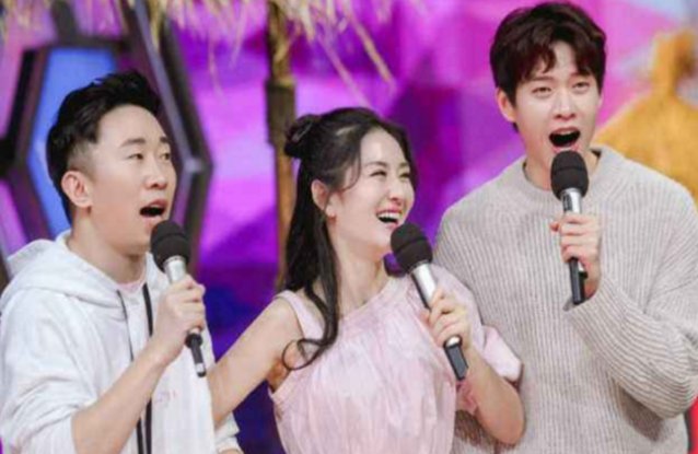 谢娜发杨迪鬼脸照为其庆生，她和杨迪关系有多铁呢？