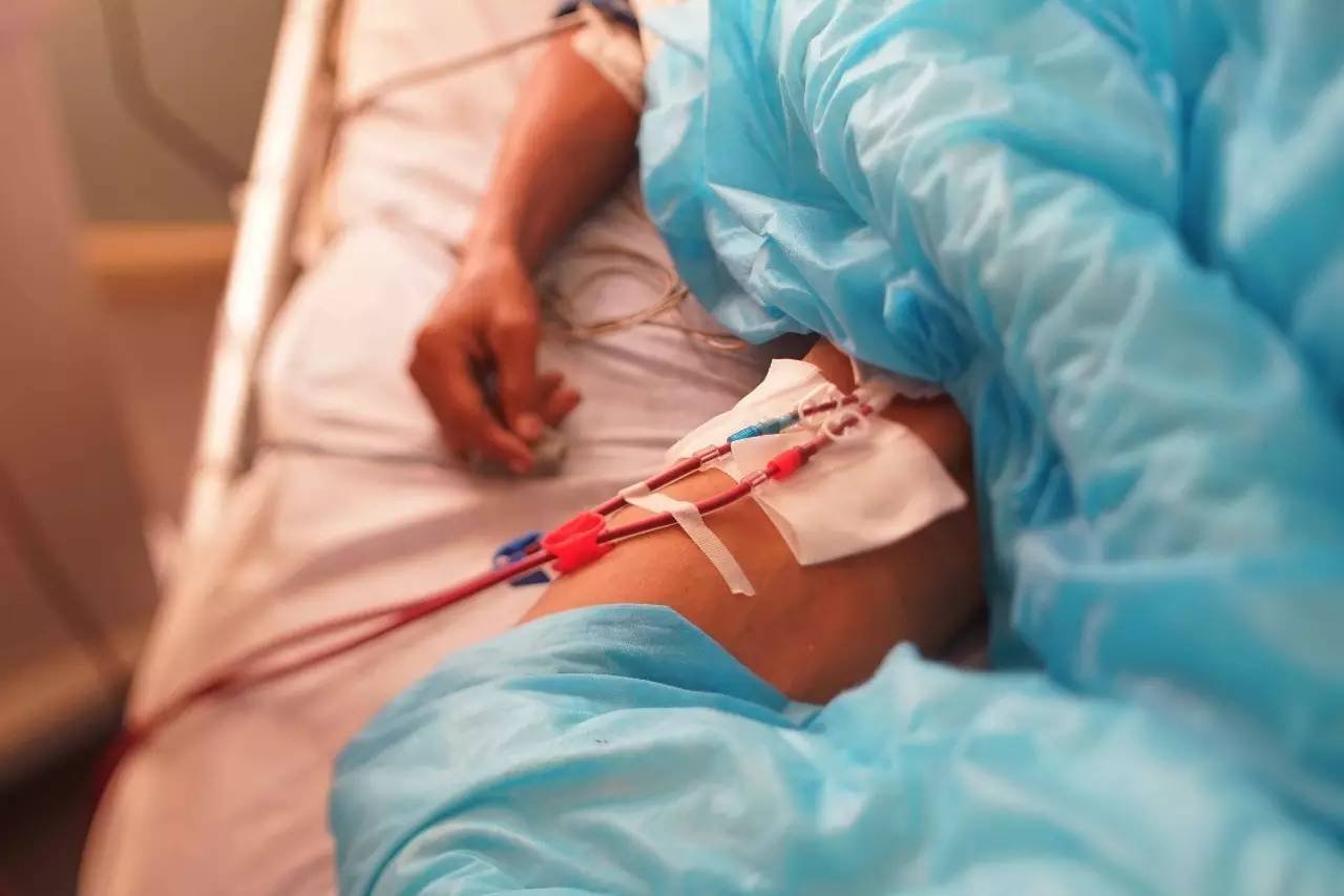 奶奶用放置4年冬瓜水喂孙女致中毒，老人为何总迷信土方法？