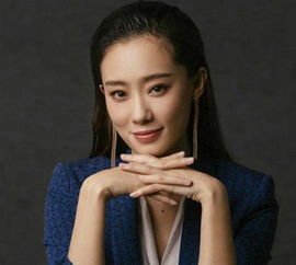 张小斐下班图太美了,这是你知道的那个“斐妈”吗?