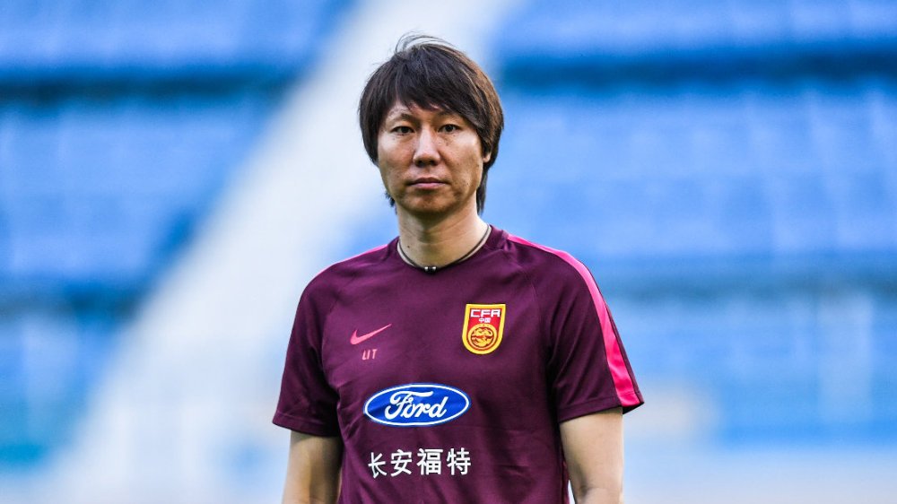 记者称国足集训期间李铁暴瘦20斤,你如何看待这件事?