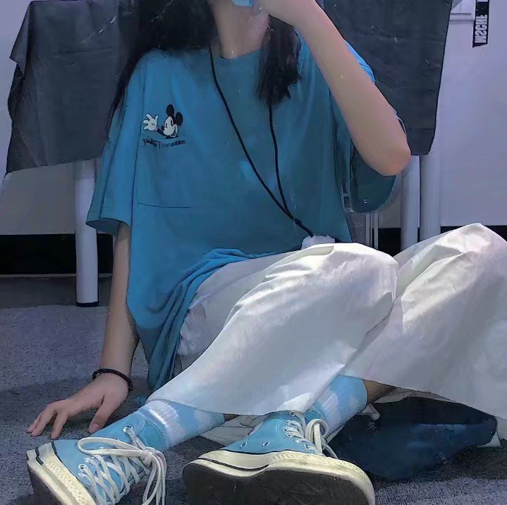 感觉花心男友不爱我怎么还要问我爱不爱他想不想他但是我爱他请问我该怎么回答他?