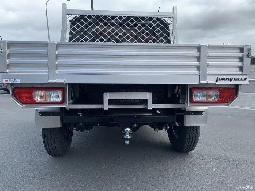 铃木吉姆尼皮卡版见过没?配置更低,售价更高