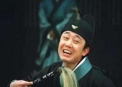 在古时候，生活在故宫里的人是怎么上厕所的？