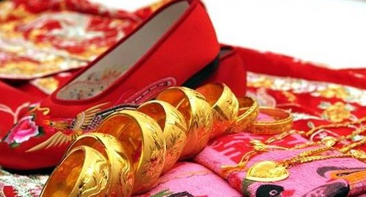 山西临汾一女子出嫁,娘家陪嫁288头猪,这个场面有多壮观?