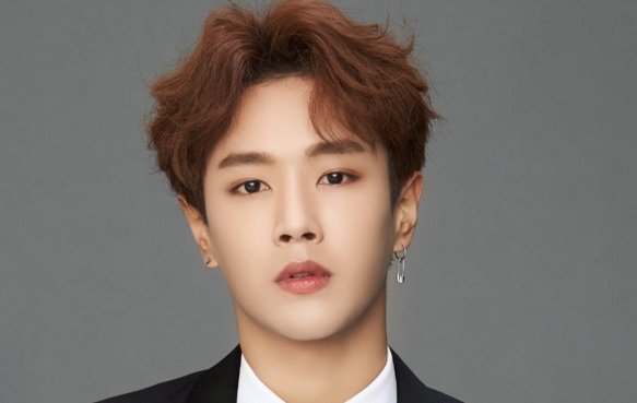 《追光吧哥哥》艺人禁忌：伍嘉成禁提肖战，李汶翰为何要求最多？