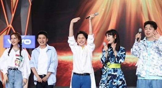 沈腾火前求谢娜去快本,谢娜秒回一句话,果然谁红和谁玩 ,回的什么呢?