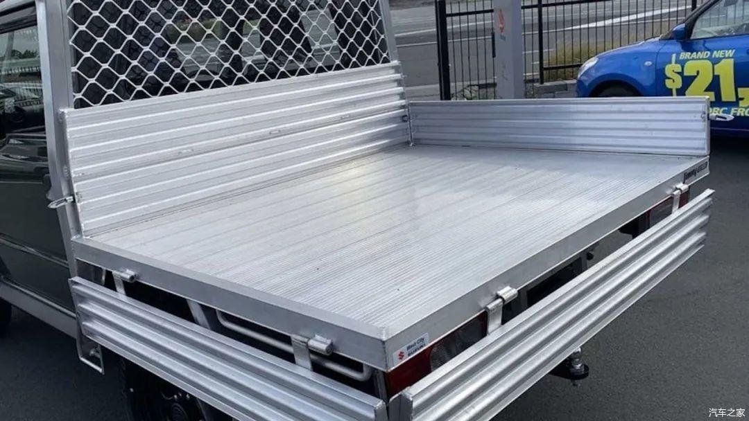 铃木吉姆尼皮卡版见过没?配置更低,售价更高